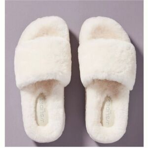 J/Slides Bryce Shearling Slippers - cream/natural NWOT and without original box
